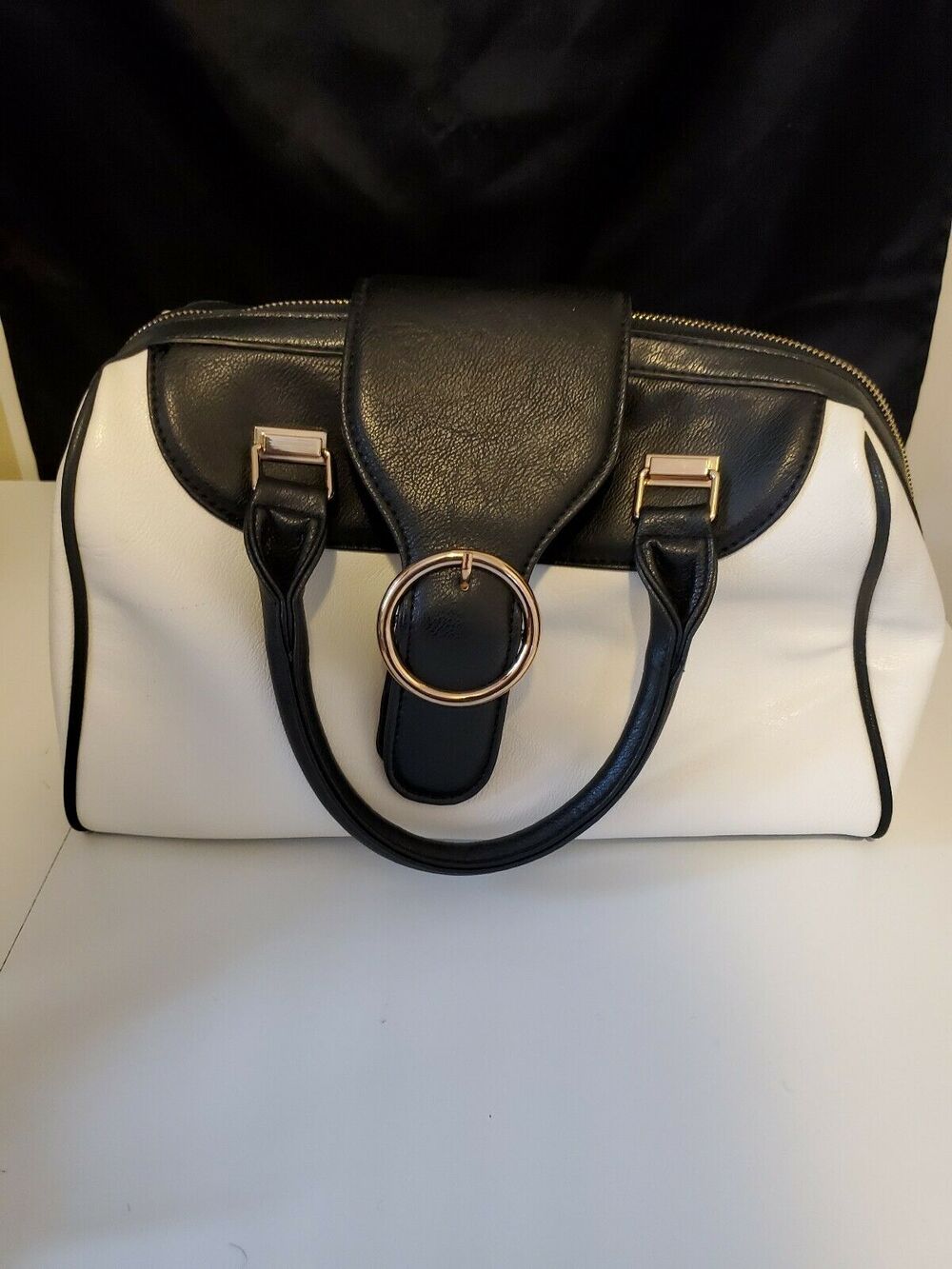 Charming charlie tote bags white/black size M